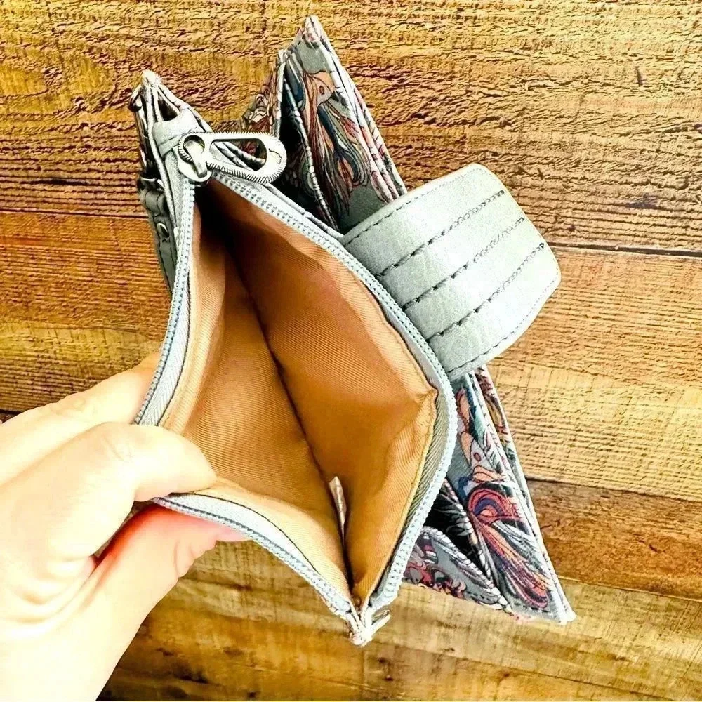 NWOT Sakroots Artist Circle Smartphone Wallet/Wristlet